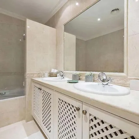 Villa Sleeps 6 With Pool Air Con And Wifi