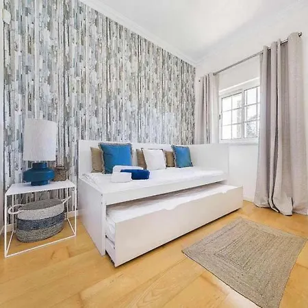 Villa Sleeps 6 With Pool Air Con And Wifi